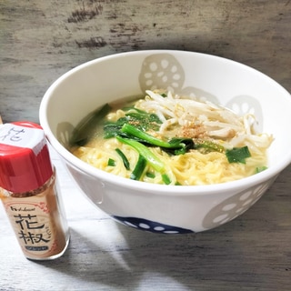 にらと花椒で中華風豚骨味噌ラーメン